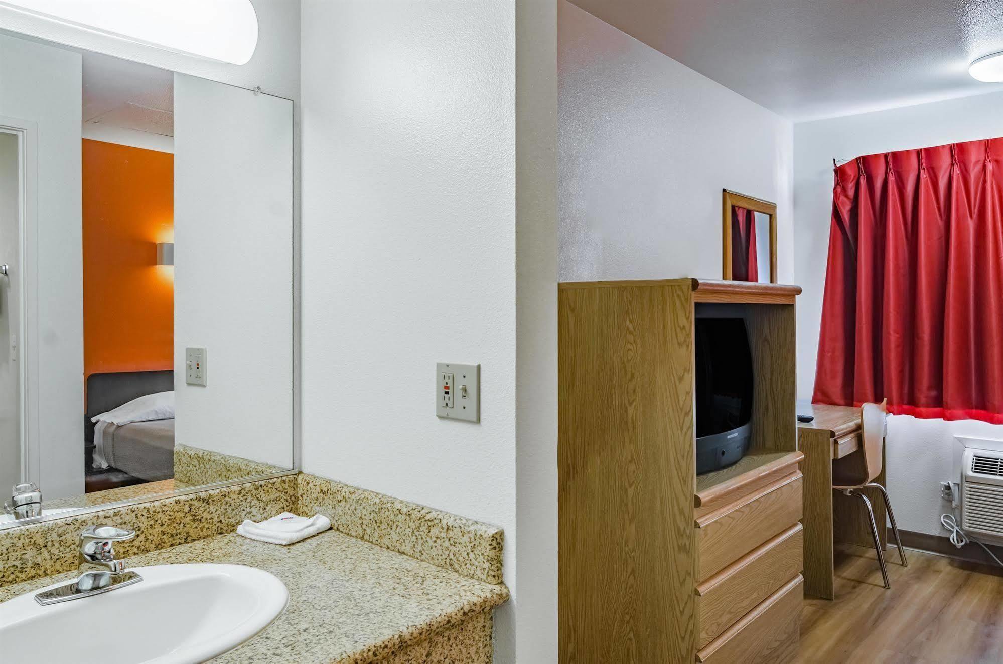 Motel 6-Portland, Or - Грешем Екстер'єр фото